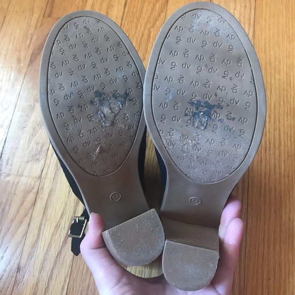 Dolce Vita Black Laser Cut Heeled Ankle Booties - Picture 3 of 3